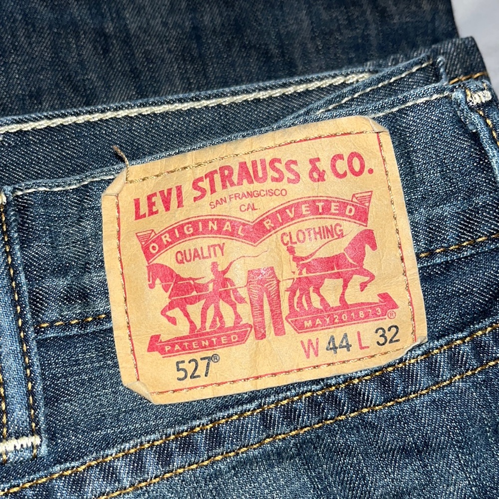 Levi 527
